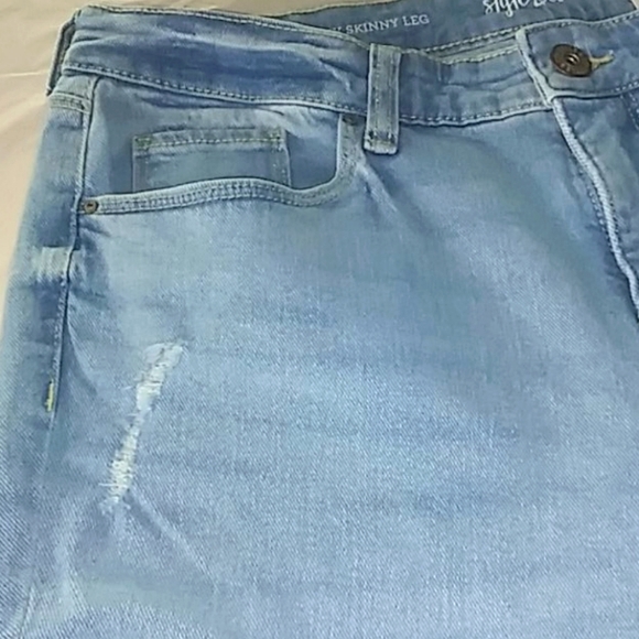 Distressed Jeans - Picture 10 of 16